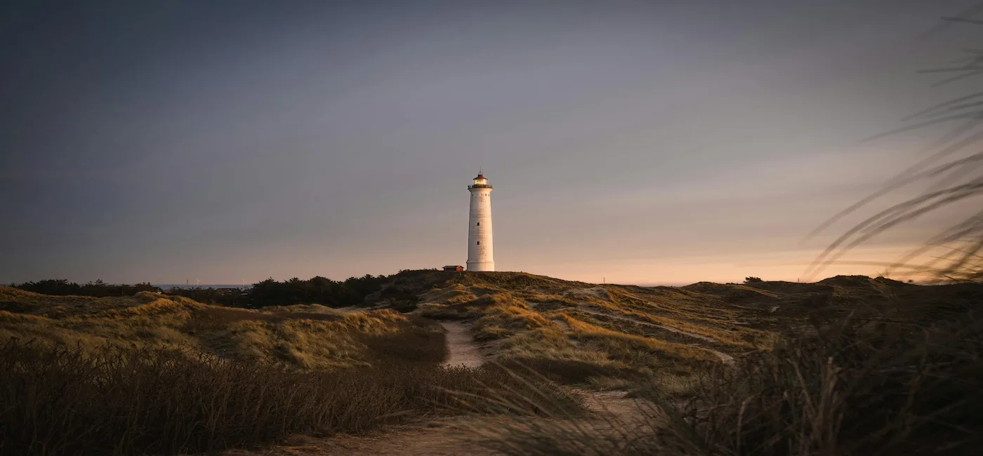 Fyrtårn i klitterne